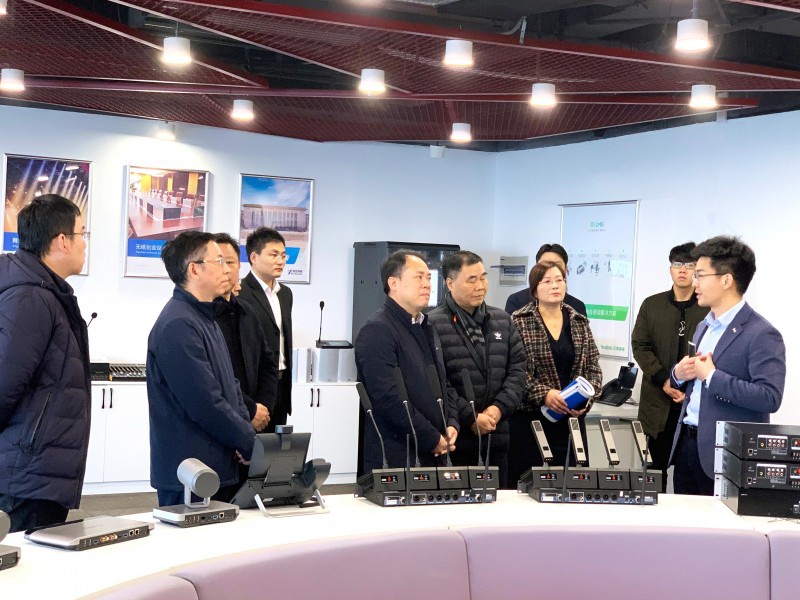 南昌市经济技术开发区党工委副书记、管委会主任于立山等人莅临BONZONG（邦正科电）参观考察！